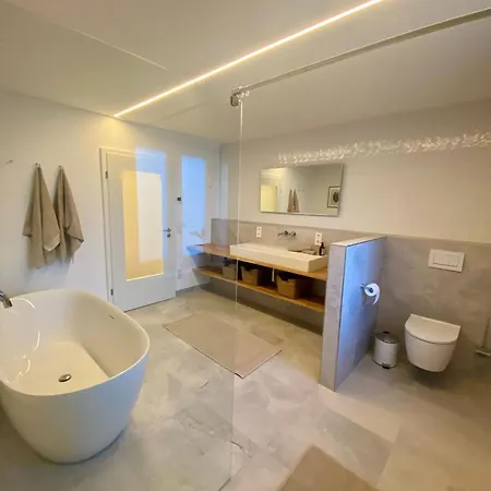 Seenland-studio I 75 Qm I Boxspringbett I Garten I Luxus-bad *