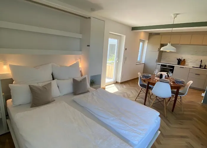Seenland-studio I 75 Qm I Boxspringbett I Garten I Luxus-bad